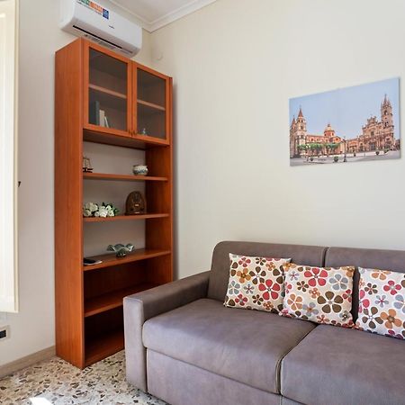 Tra Il Centro E Il Mare Apartment Con Terrazzo Aci Castello Dış mekan fotoğraf