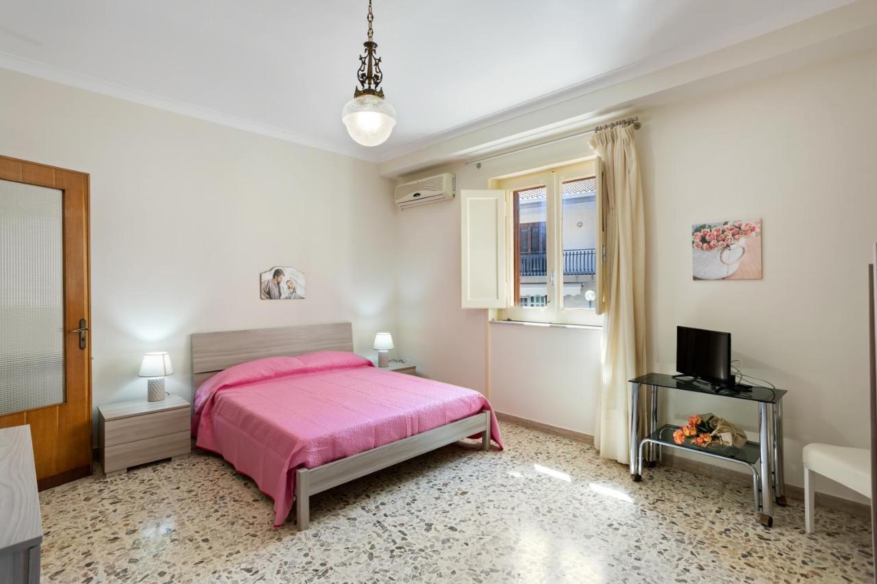 Tra Il Centro E Il Mare Apartment Con Terrazzo Aci Castello Dış mekan fotoğraf