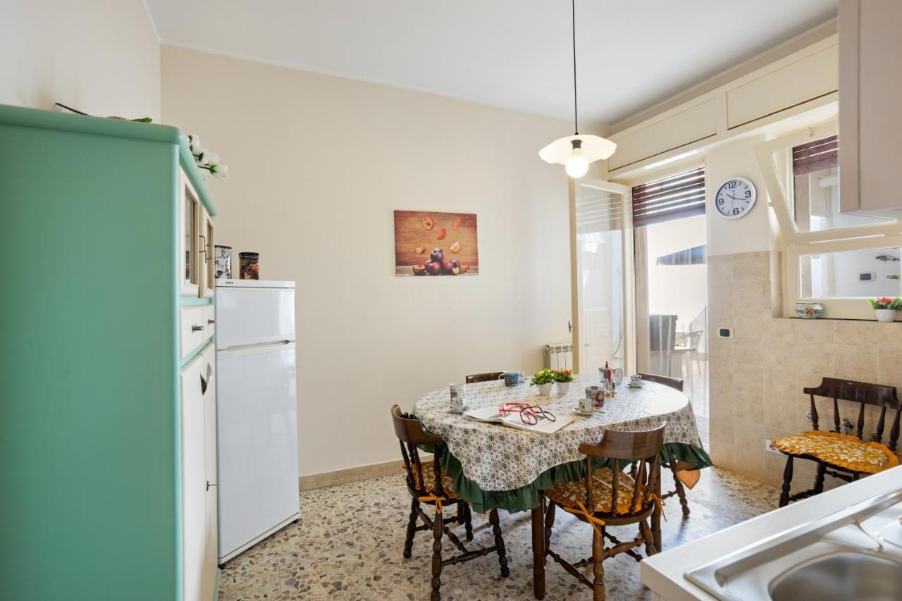 Tra Il Centro E Il Mare Apartment Con Terrazzo Aci Castello Dış mekan fotoğraf